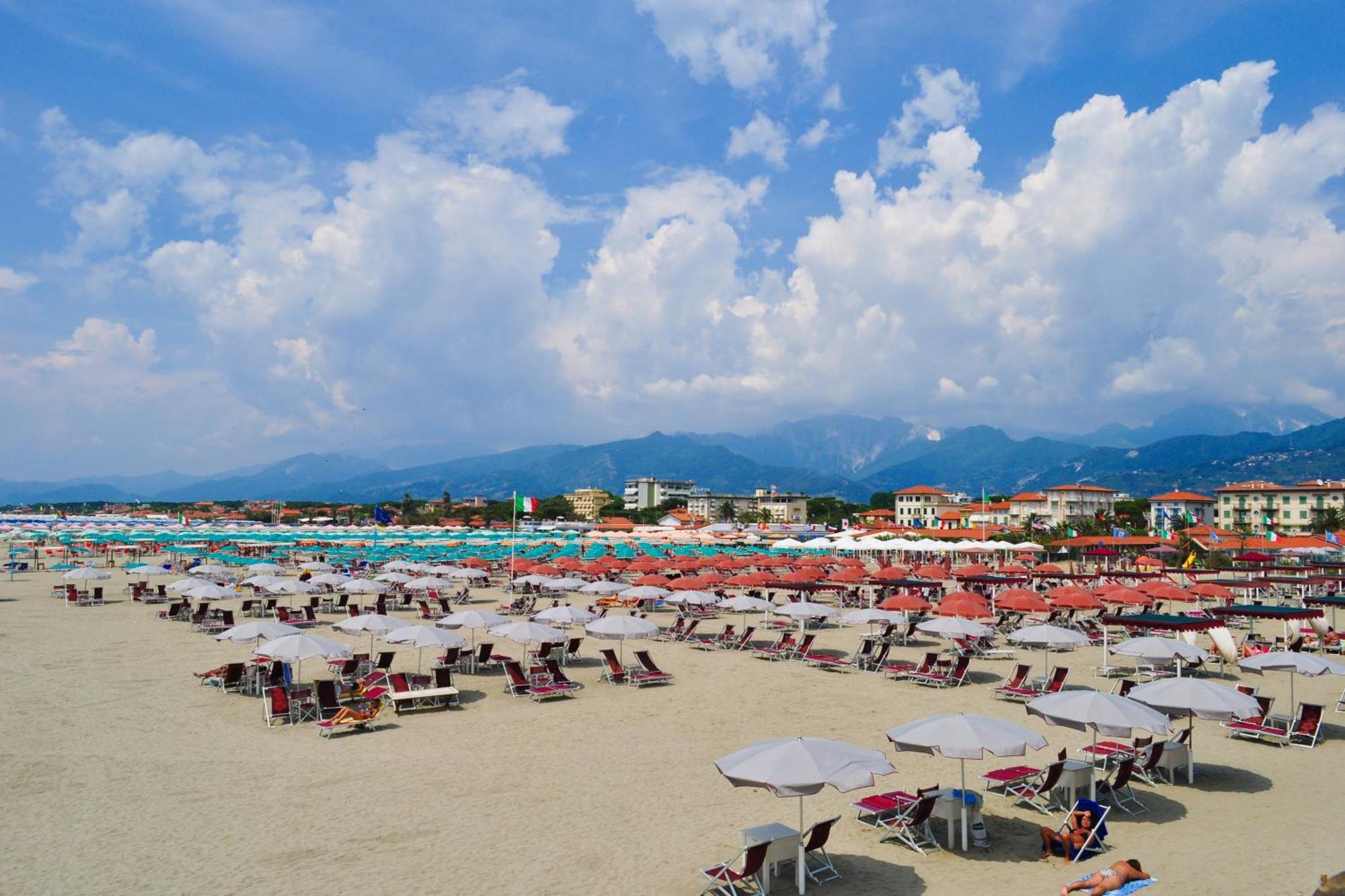 Casa Arno 500M From Beach - Happy Rentals Marina di Massa Eksteriør bilde