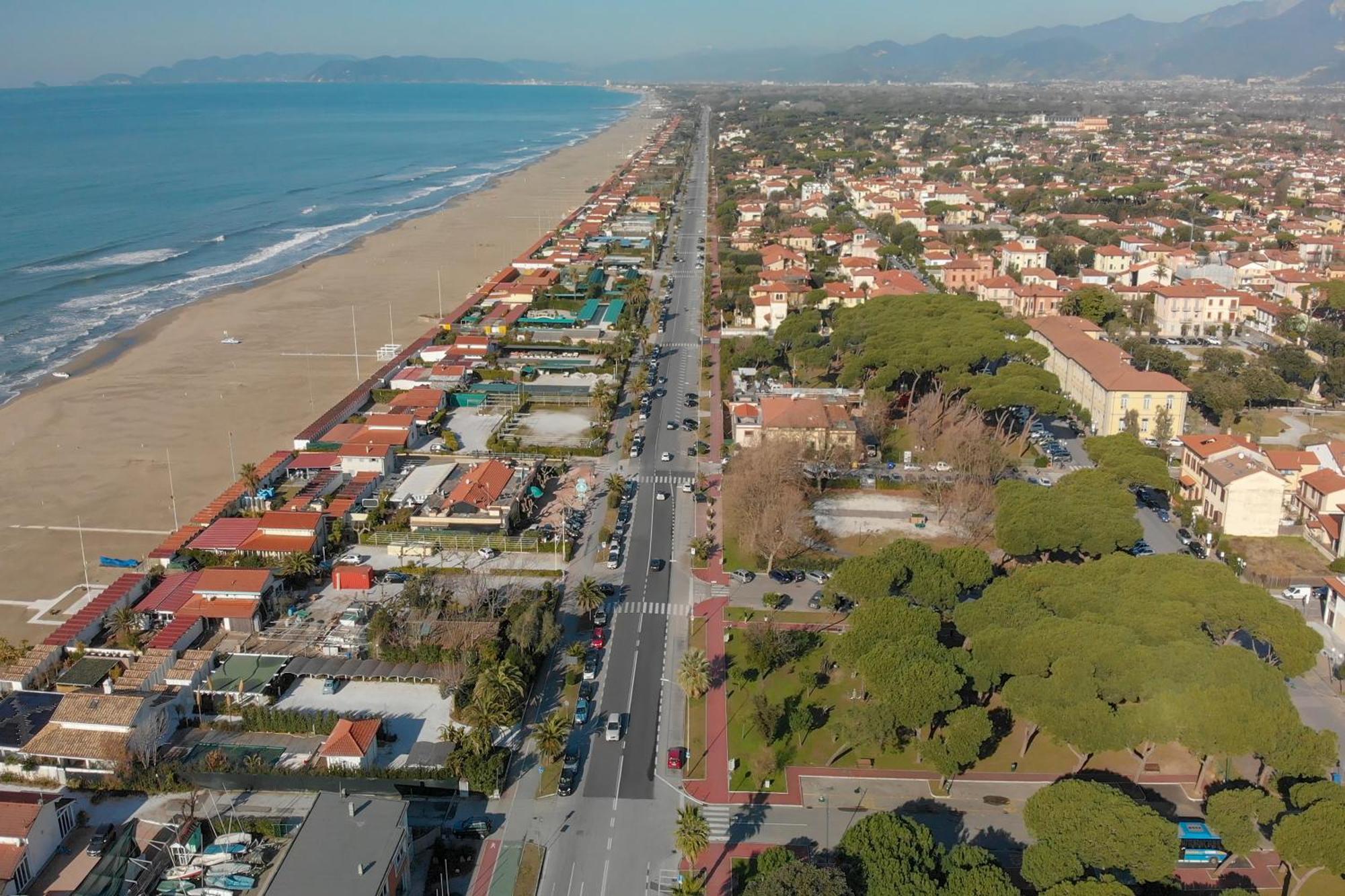 Casa Arno 500M From Beach - Happy Rentals Marina di Massa Eksteriør bilde