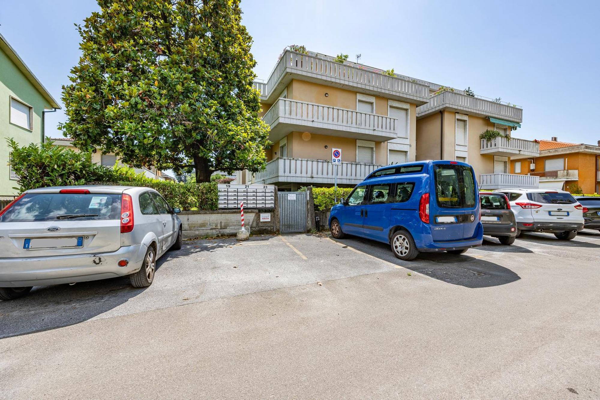 Casa Arno 500M From Beach - Happy Rentals Marina di Massa Eksteriør bilde